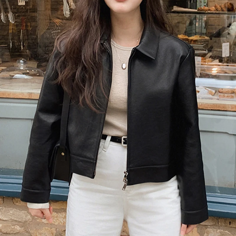 シックなヴィンテージ風PUレザージャケット、長袖、ゆったりフィット、ジッパー襟デザイン、多用途アウターウェア、女性用通勤スタイル
