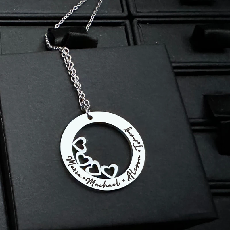 Custom Engraved Names Necklaces Round heart  Pendant With Heart Symbol Stainless Steel Chain JewelryFor Women Gift