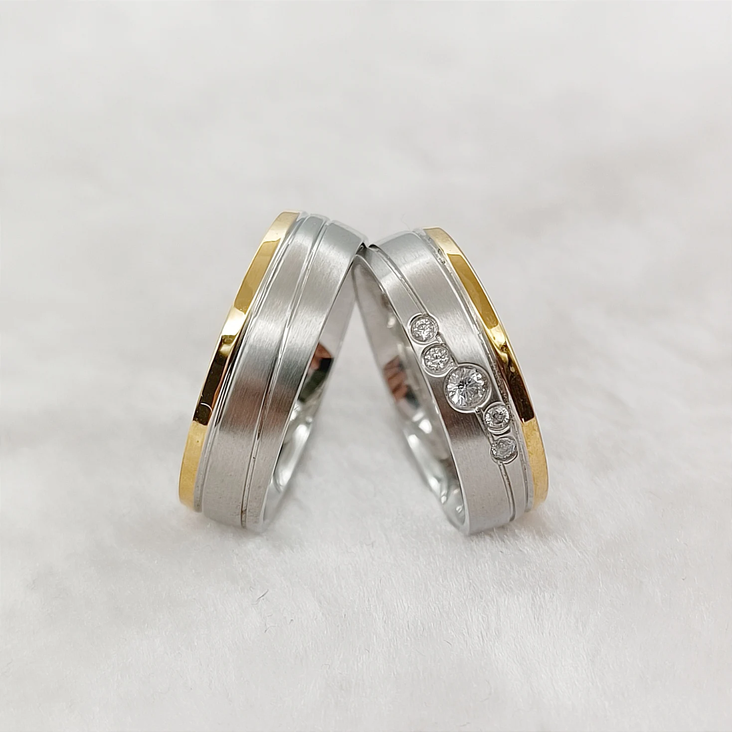 Two-Tone Golden Wedding Bands Classic Contrast Design Valentines Wedding Rings Sets For Couples Stainless Steel Jewellery