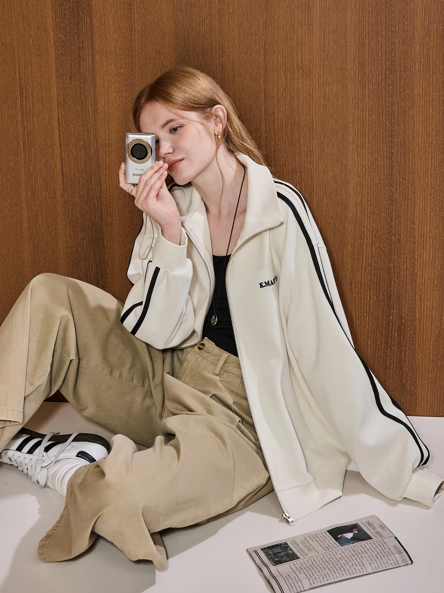 KuNMaVi Retro Sport Casual Jacket Women's New Autumn 2026 ApeRui Color Block Jacket Knitted Cotton Polyester Blend