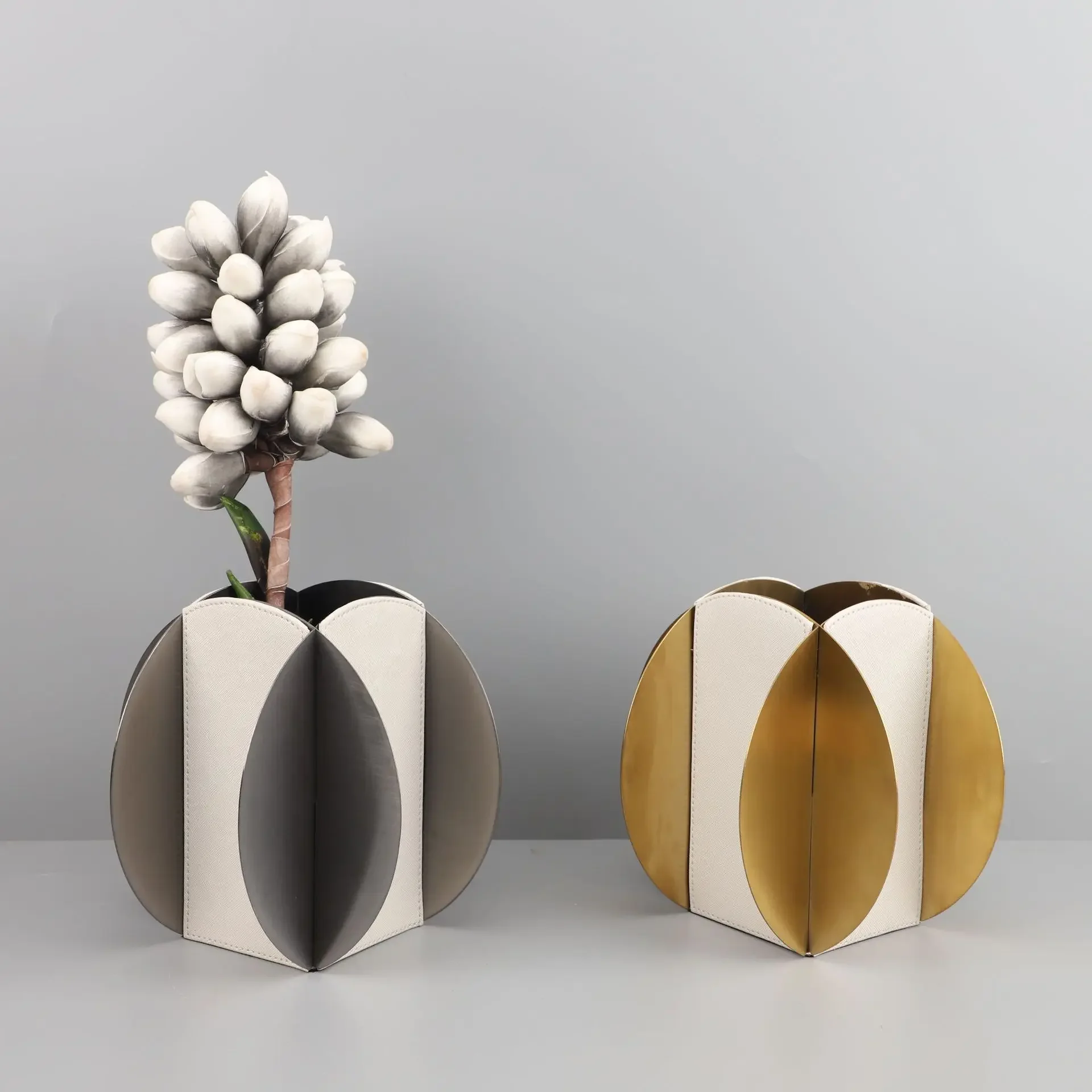 

Light Luxury Gold Stainless Steel Leather Vase Decoration Living Room Flower Arrangement Model Room Home Desktop Decorations