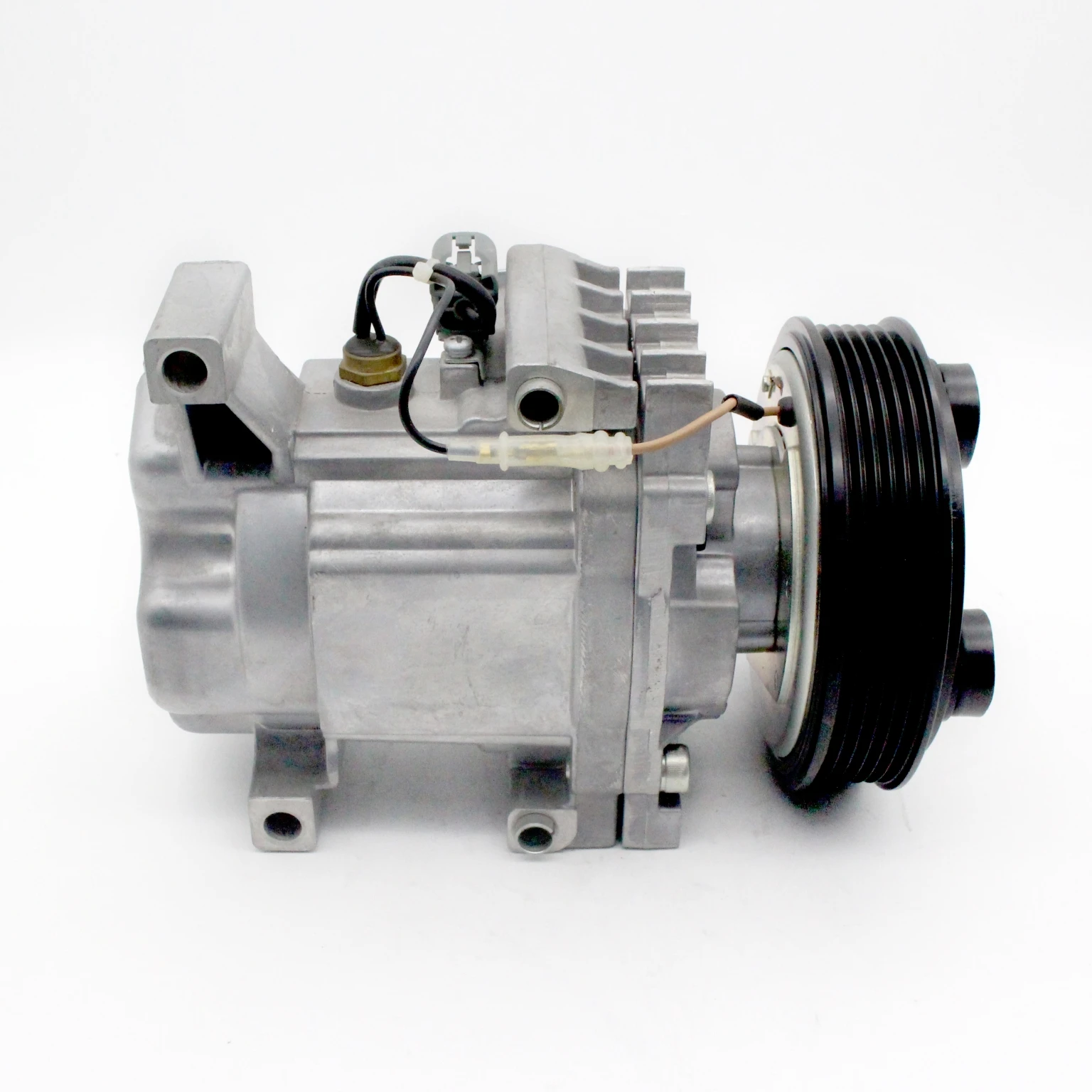 OEM GJ6A61K00/GJ6A61K00A/GJ6A61K00B/GJ6A61K00C Auto Air Conditioning Compressor Fora 6 Saloon