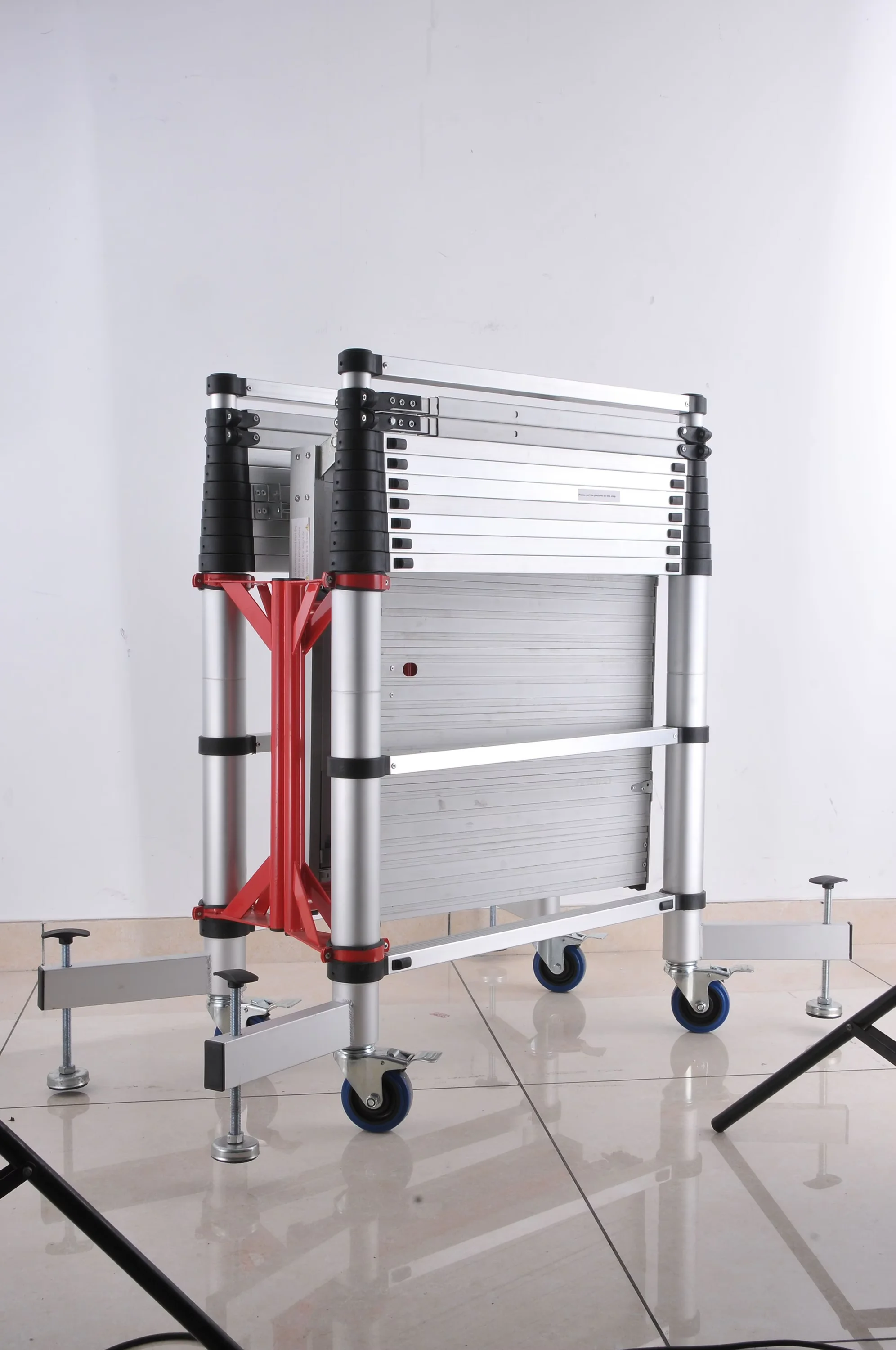 Современные алюминиевые складные удлинители, телескопические леса, комбинированная лестница, строительное оборудование для промышленного использования Современные алюминиевые складные удлинители, телескопические леса, комбинированная лестница, строительное оборудование для промышленного использования