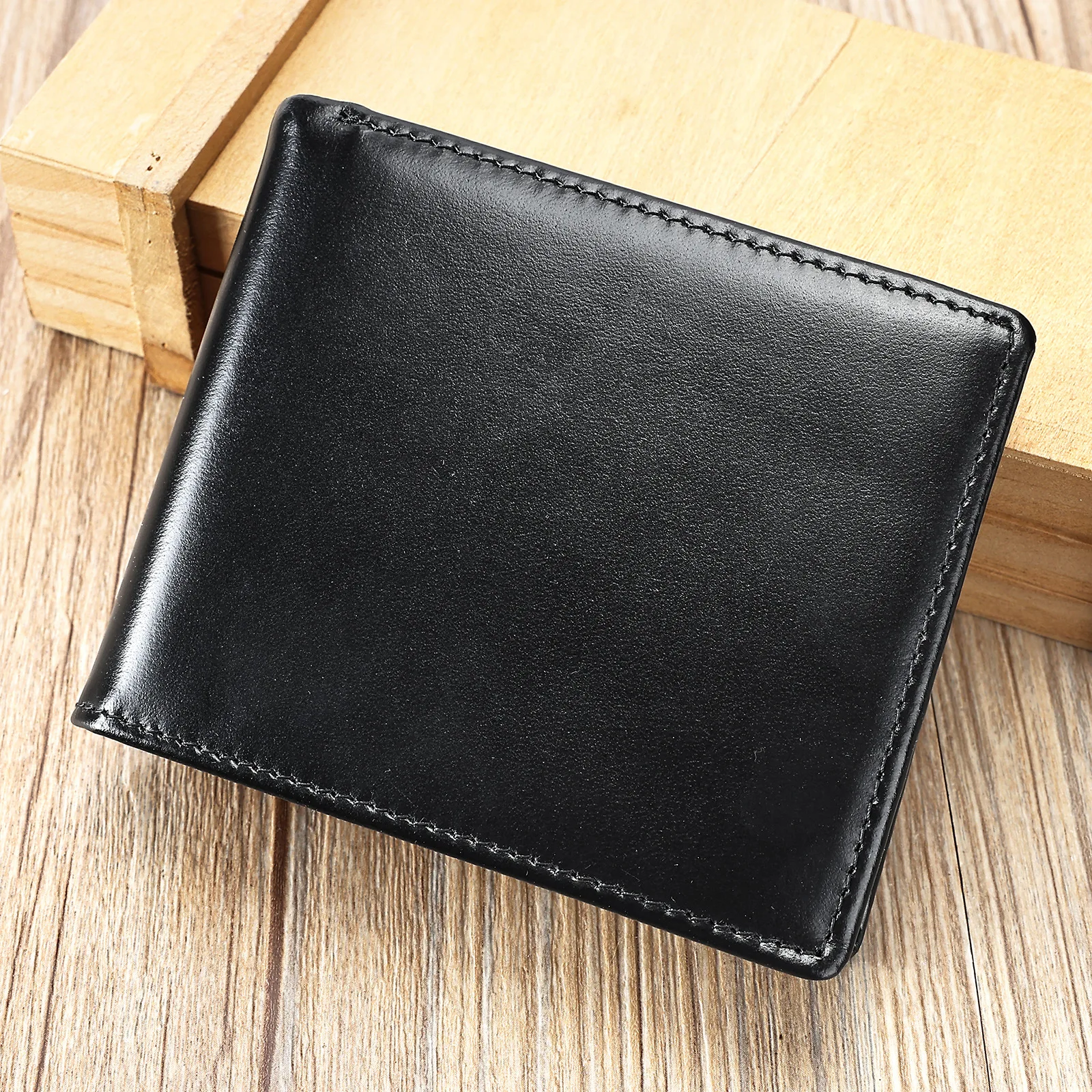 Genuine Leather Wallet for Men with Multiple Card Slots and Large Capacity Short Style