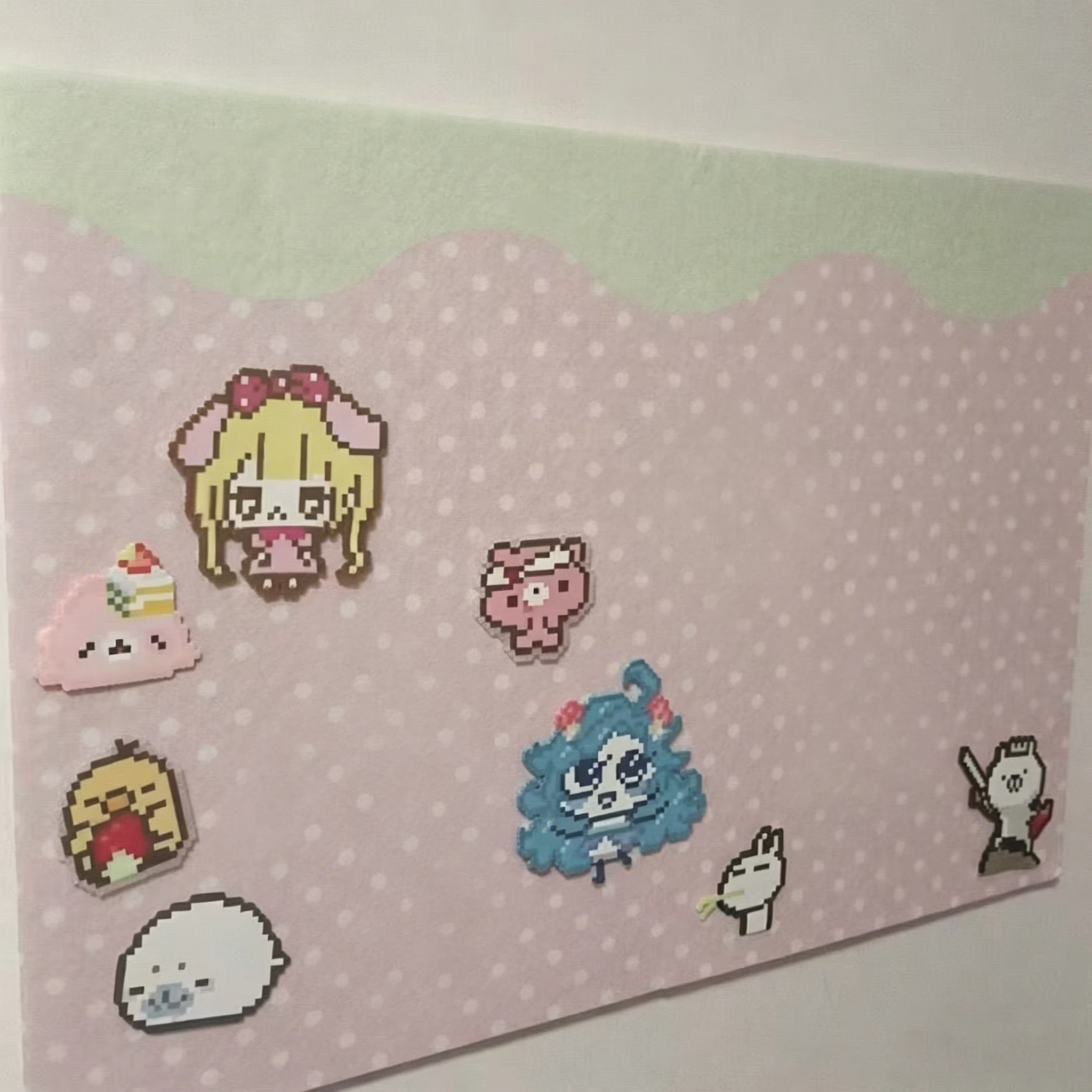 Niedliche gepunktete Filz-Wandtafel zur Schmuckpräsentation, selbstklebend, bohrfrei, für Schlafzimmer, Wohnheim, Schmuck, Hüte, Deko-Tafel, Geschenk – Detail 6