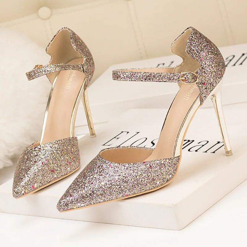 

Сверкающие пикантные женские туфли на высоком каблуке, лето 2025, блестящие босоножки с острым носком, элегантные женские туфли на тонком каблуке для вечеринок