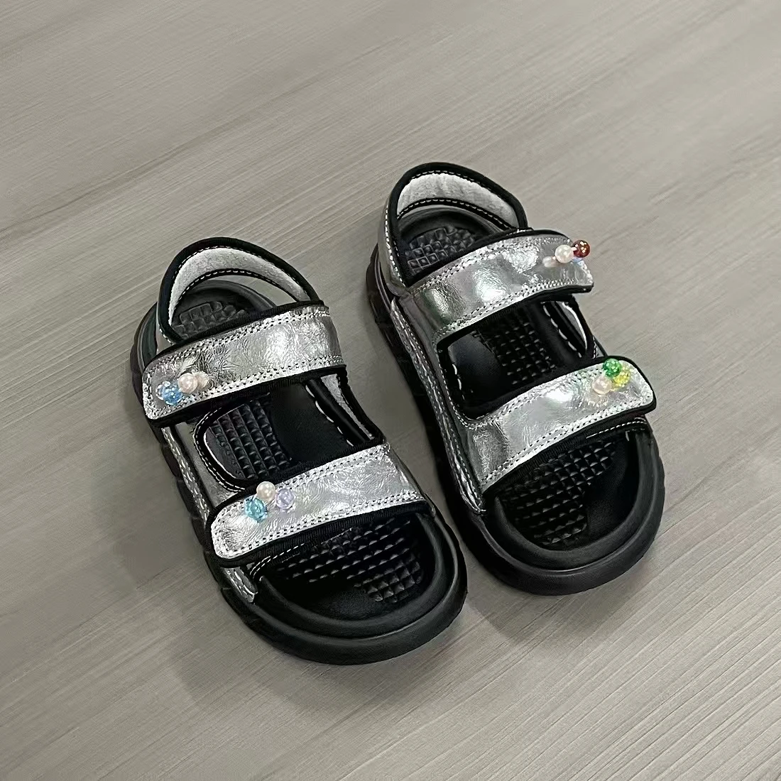 

Jinyu Boy's Beach Shoes Sandals Breathable Genuine Leather Stitched Sides Durable Fashionable Simple Personality Unique