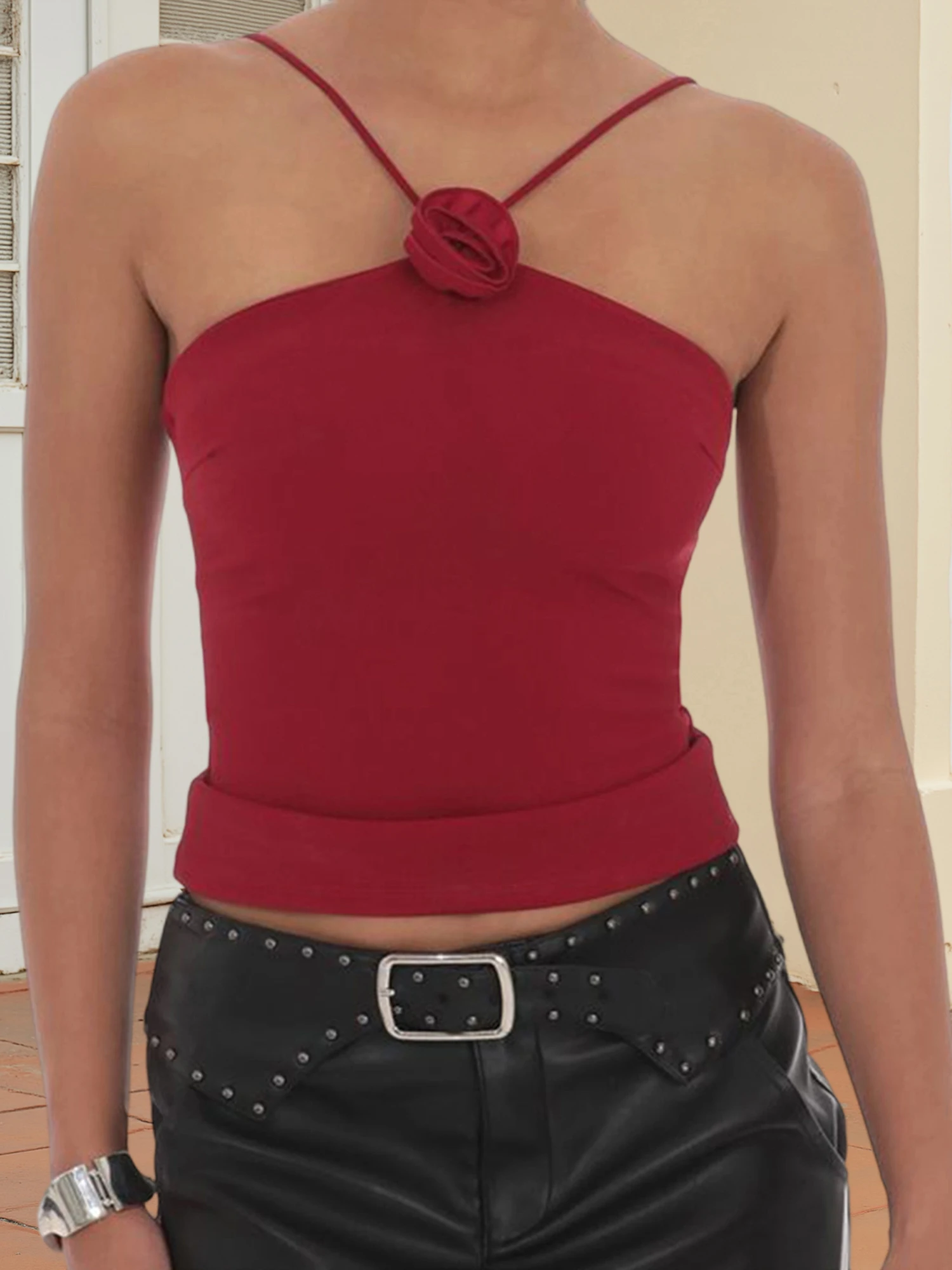 بلوزة أنيقة من الدانتيل برقبة رسن بدون أكمام بدون أكمام بطبعة زهور مناسبة لقضاء عطلة الشاطئ أو ملابس ليلية للتاريخ