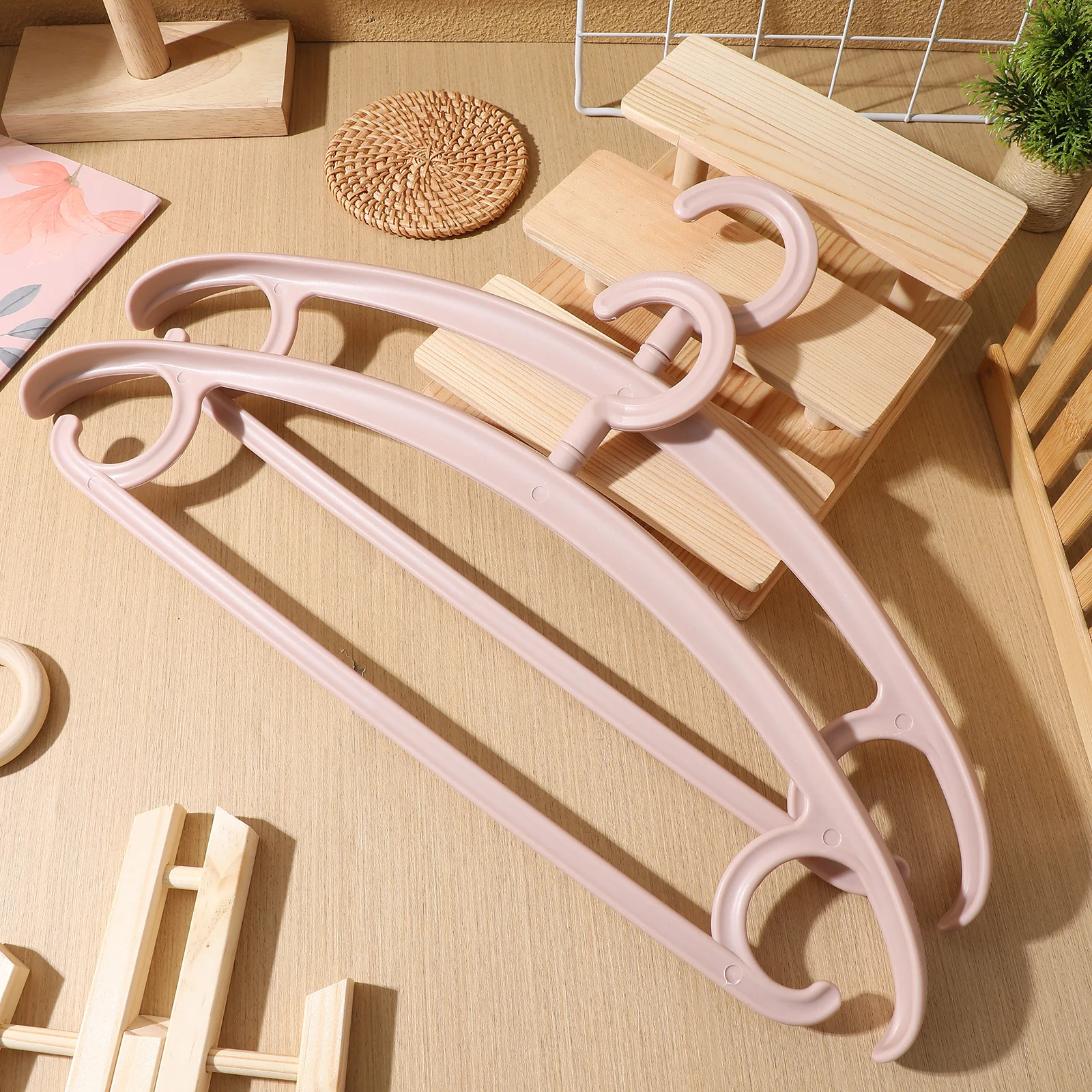 

10pcs Plastic Clothes Nonslip Strips Wide Heavy Duty Anti Slip Hangers For Shirts Coats Pants Closet Organizer Space Saving