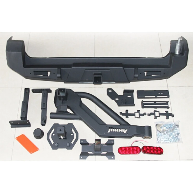 

Для Suzuki Jimny JB23, JB33, JB43 в комплект входит кронштейн для запасного колеса, бампер, задний бар.