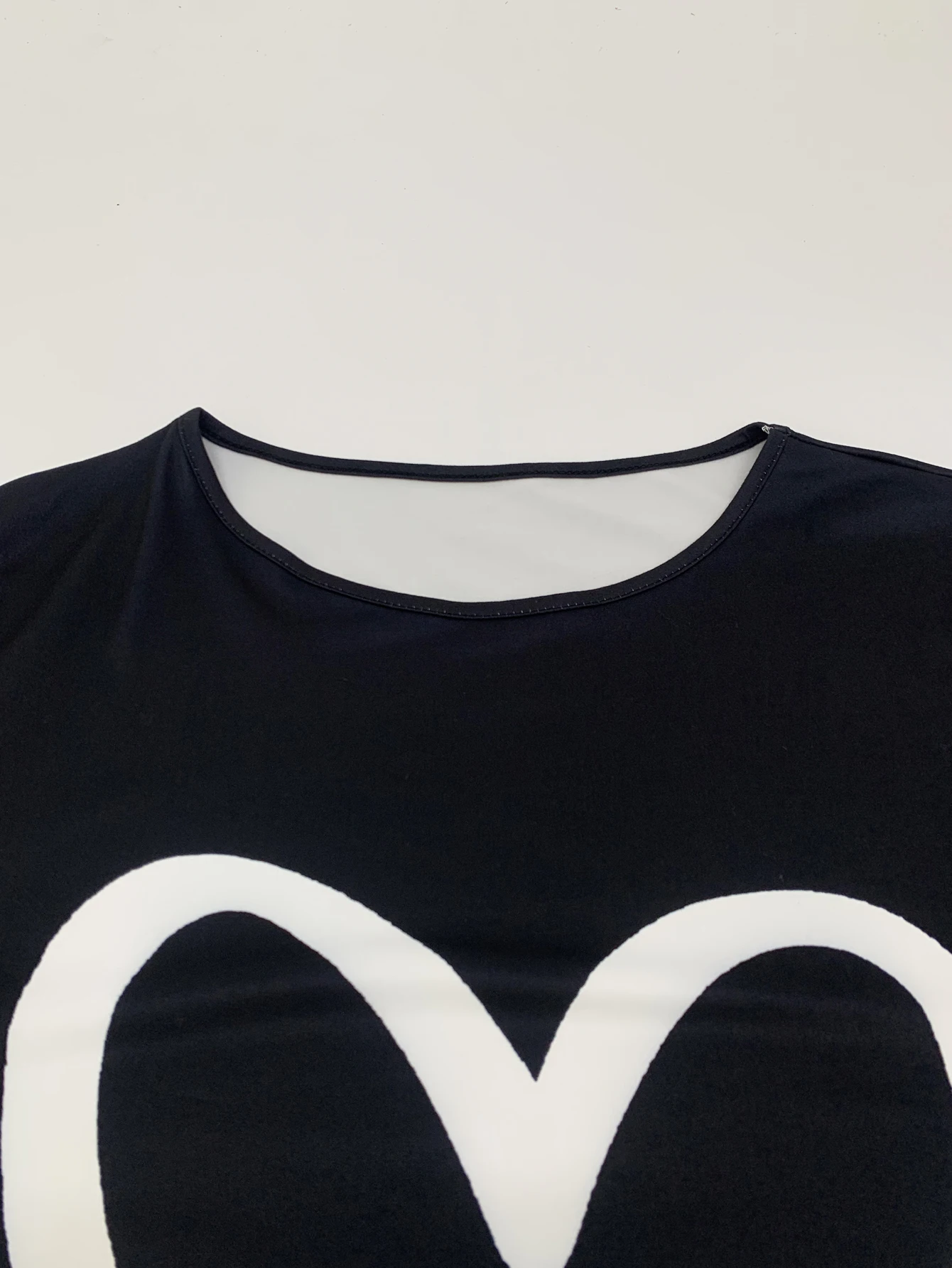 تيشيرتات نسائية كاجوال بأكمام قصيرة ومريحة وأنيقة مقاس كبير لفصلي الربيع والصيف