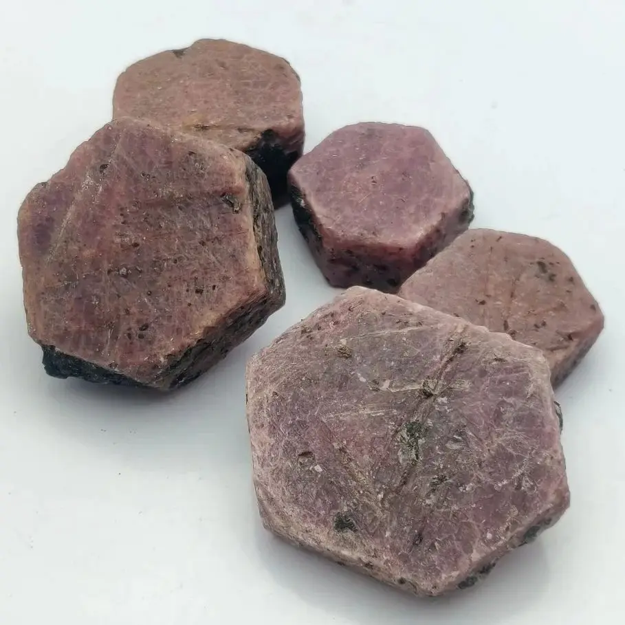 Natural High Quality Ruby Red Corundum Hexagonal Raw Stone Gemstone Carvings Healing Rough Crystal Specimen for Meditation Decor