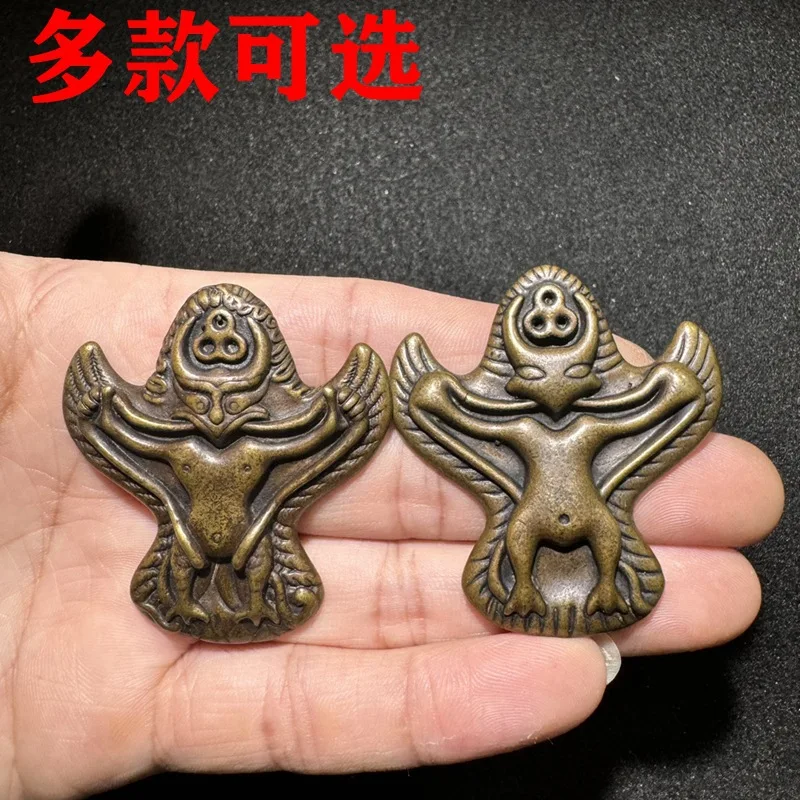 

Wholesale Two Pieces Price Tibetan Style Nail Holder Hawk Redpoll Pendant Pendant Carving Crafts Antique Dapeng Bird Brand Pure