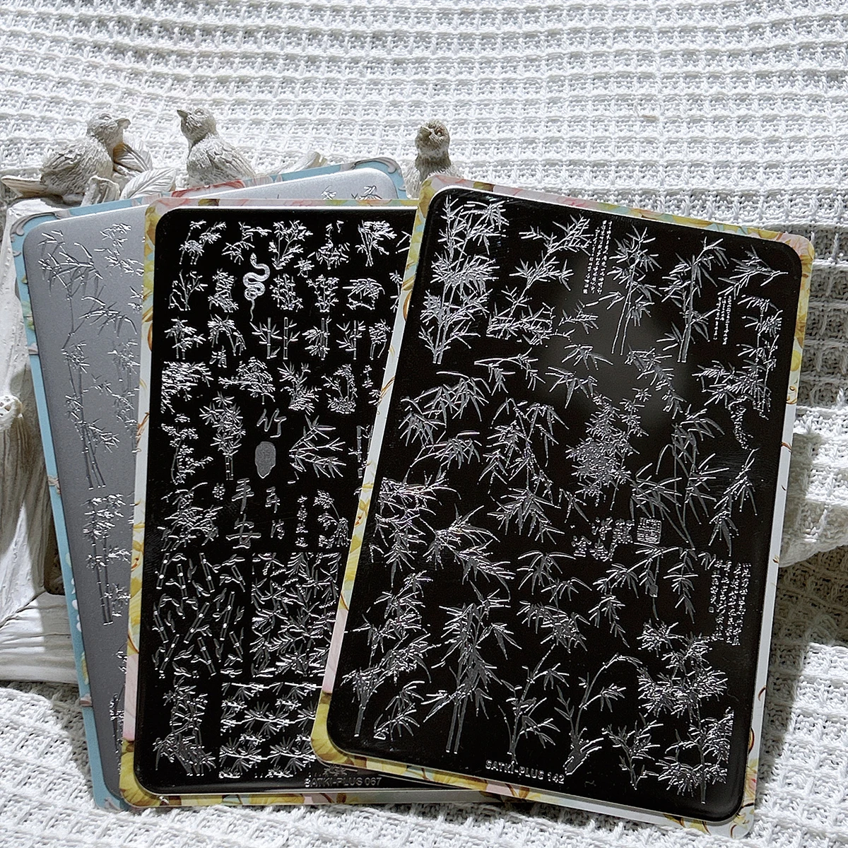 แผ่นปั๊มลายเล็บ แผ่นเหล็กปั๊มลายเล็บ สำหรับมือใหม่ ไม่ต้องทาสี ลายตกแต่งเล็บ แพนด้า ลายไม้ไผ่ แม่แบบลายเล็บแบบถ่ายโอน แม่พิมพ์เจลทาเล็บ แม่พิมพ์ปั๊มลายเล็บ แผ่นปั๊มลายเล็บซิลิโคนใส อุปกรณ์ทำเล็บ