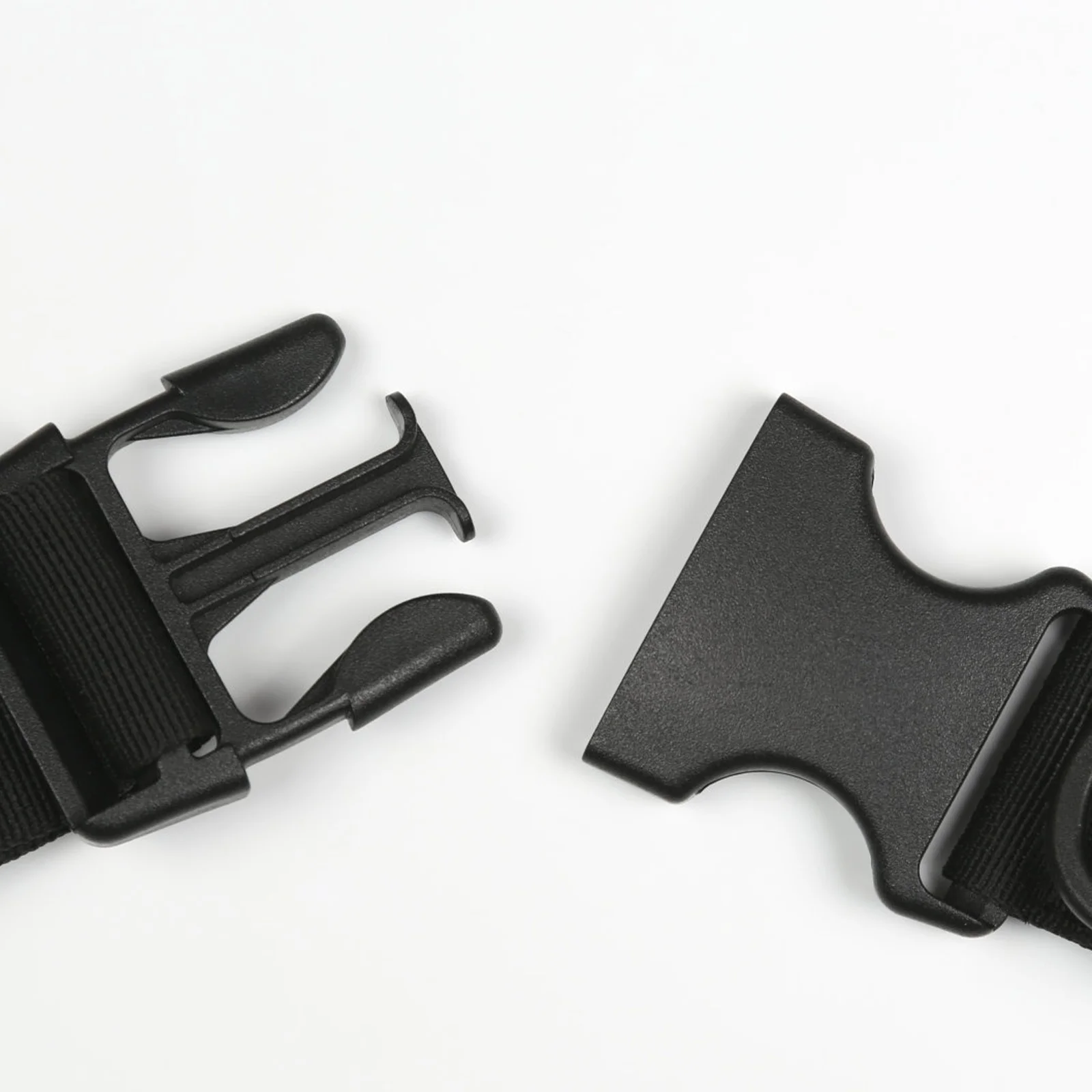 

2pcs Backpack Buckle Detachable Wear-Resistant Replacement Strap Lock For Hiking Outdoor Gear Multi-Function Plastic Clip Wild