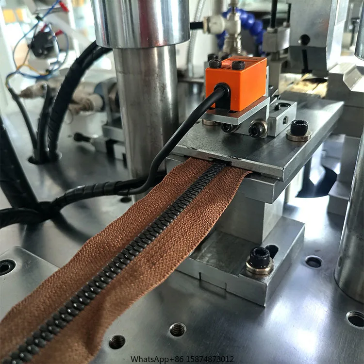 Automatic Open End Delrin Zipper Film Welding Tape Sealing Plastic Zipper Making Machine