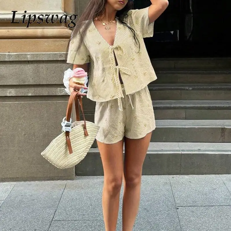 

Sexy V-neck Lace Up Top & Shorts Suit Women Casual Short Sleeve 2Pc Holiday Sets Elegant Stripe Print Hollow Loose Party Outfits