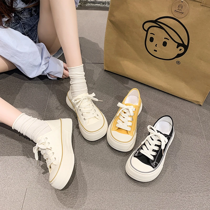 2023 Spring/Summer New Fashion Korean Edition Simple and Versatile Board Shoes for Women Wearing Casual Ugly Cute Big Head Canva