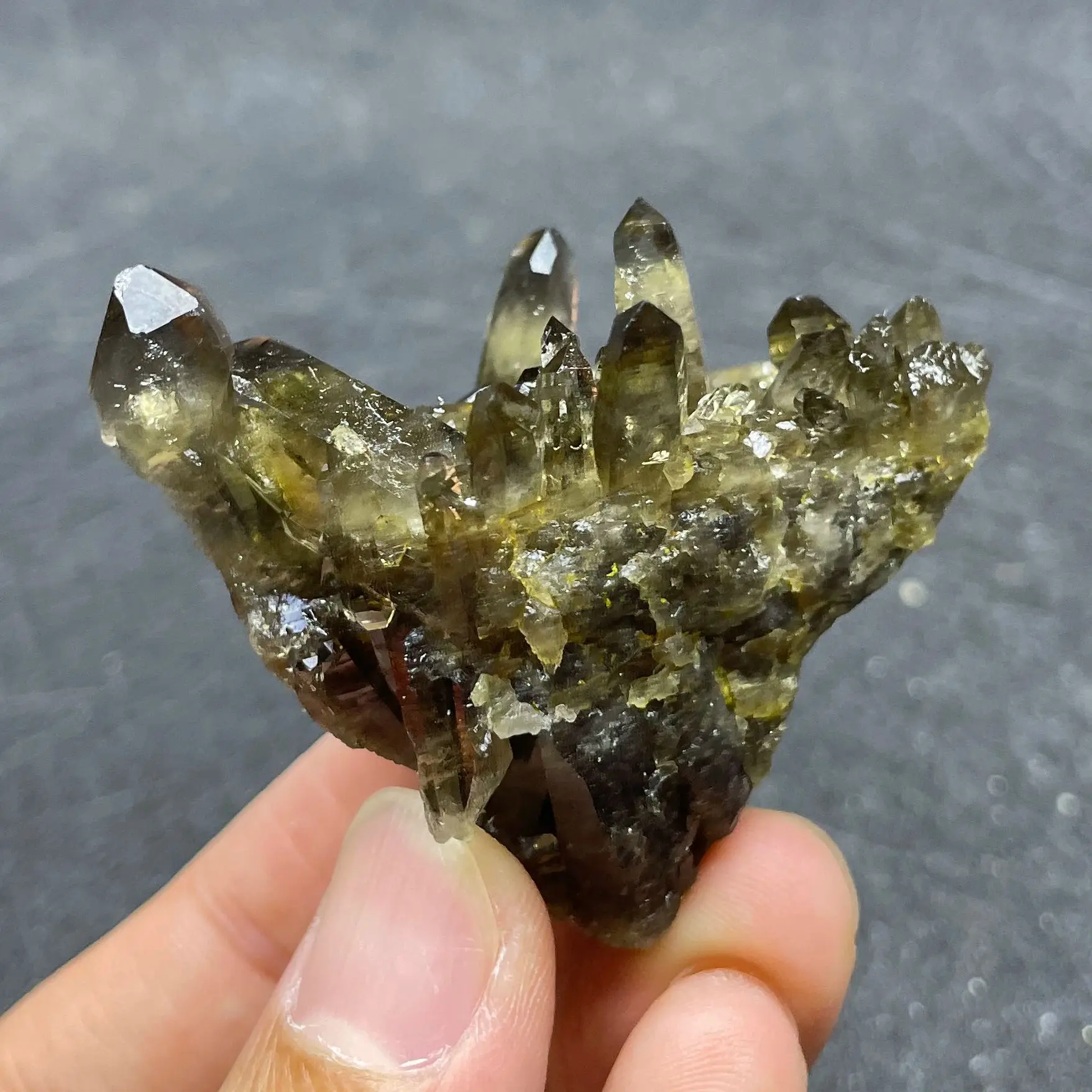 

Natural Stone Smoky Quartz Crystal Cluster Mineral Specimen Raw Rock Home Decoration Rough Polished Healing Gift