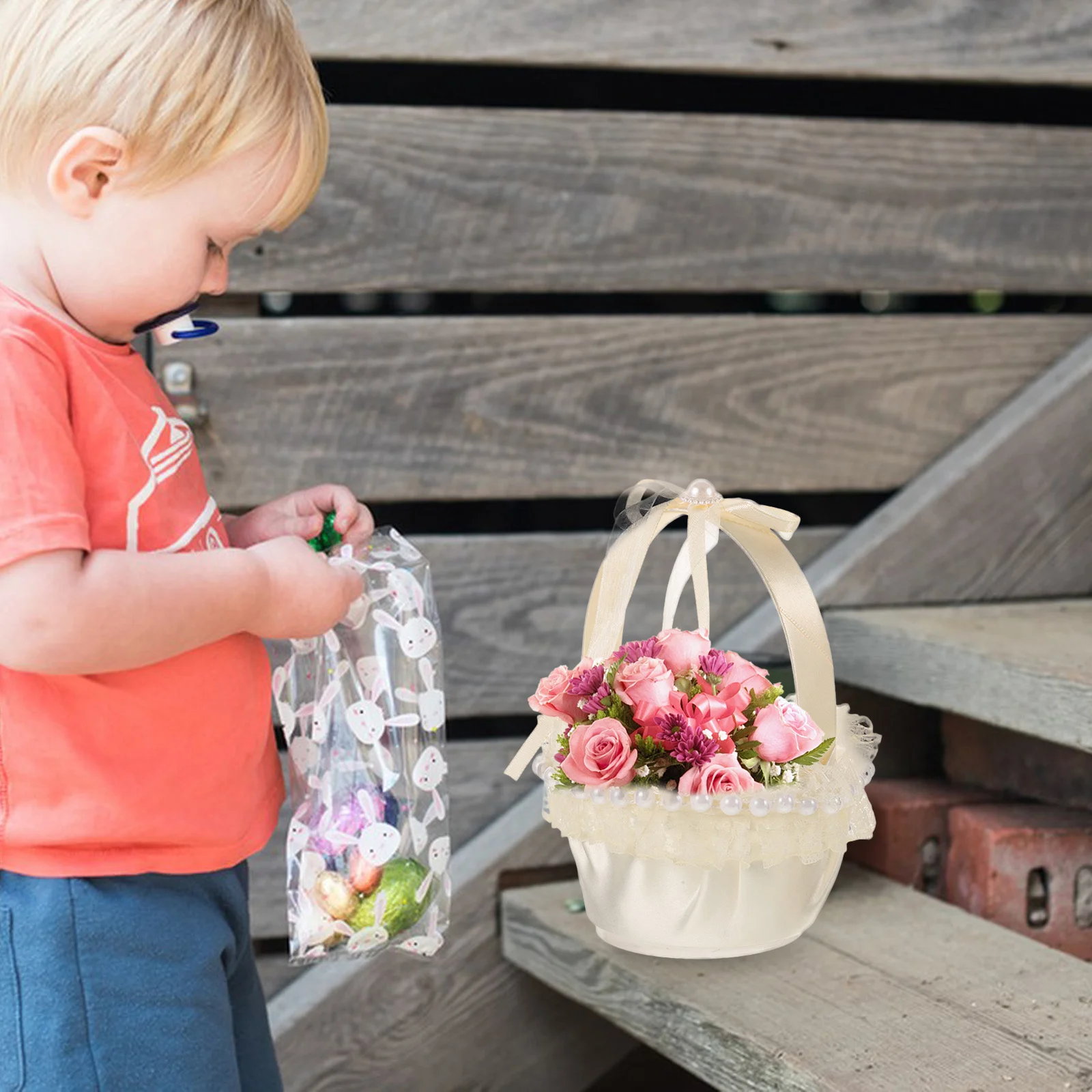 

Delicate Wedding Flower Holder in Smooth Satin Handheld Basket for Bridal Party Favors Petal Toss Ceremony Wedding Basket Decor