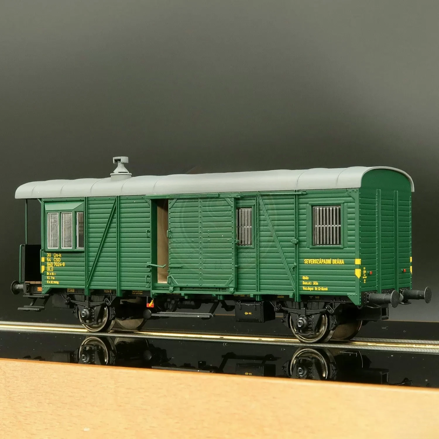 

Модель поезда ROCO HO 6200141: Вагон-посадочная платформа с двумя открывающимися дверями, без привода, подходит для декорации песочницы