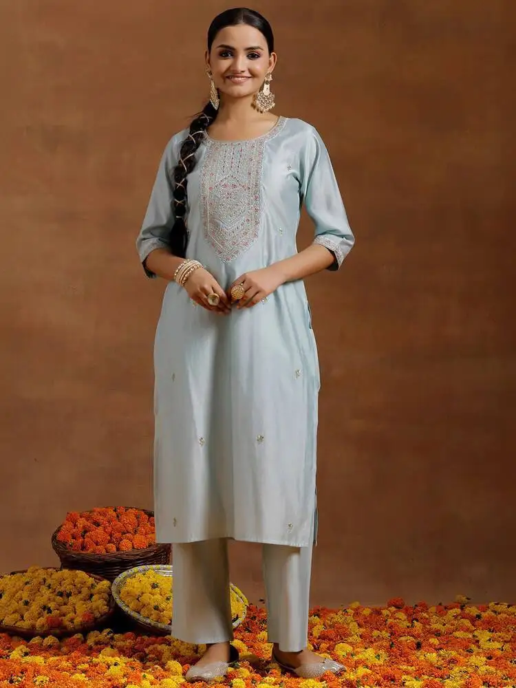 

Indian Women's Traditional Daily Exotic Style Round Neck Silk Blend Spring Summer Mid-Length Embroidered Two-Piece Set