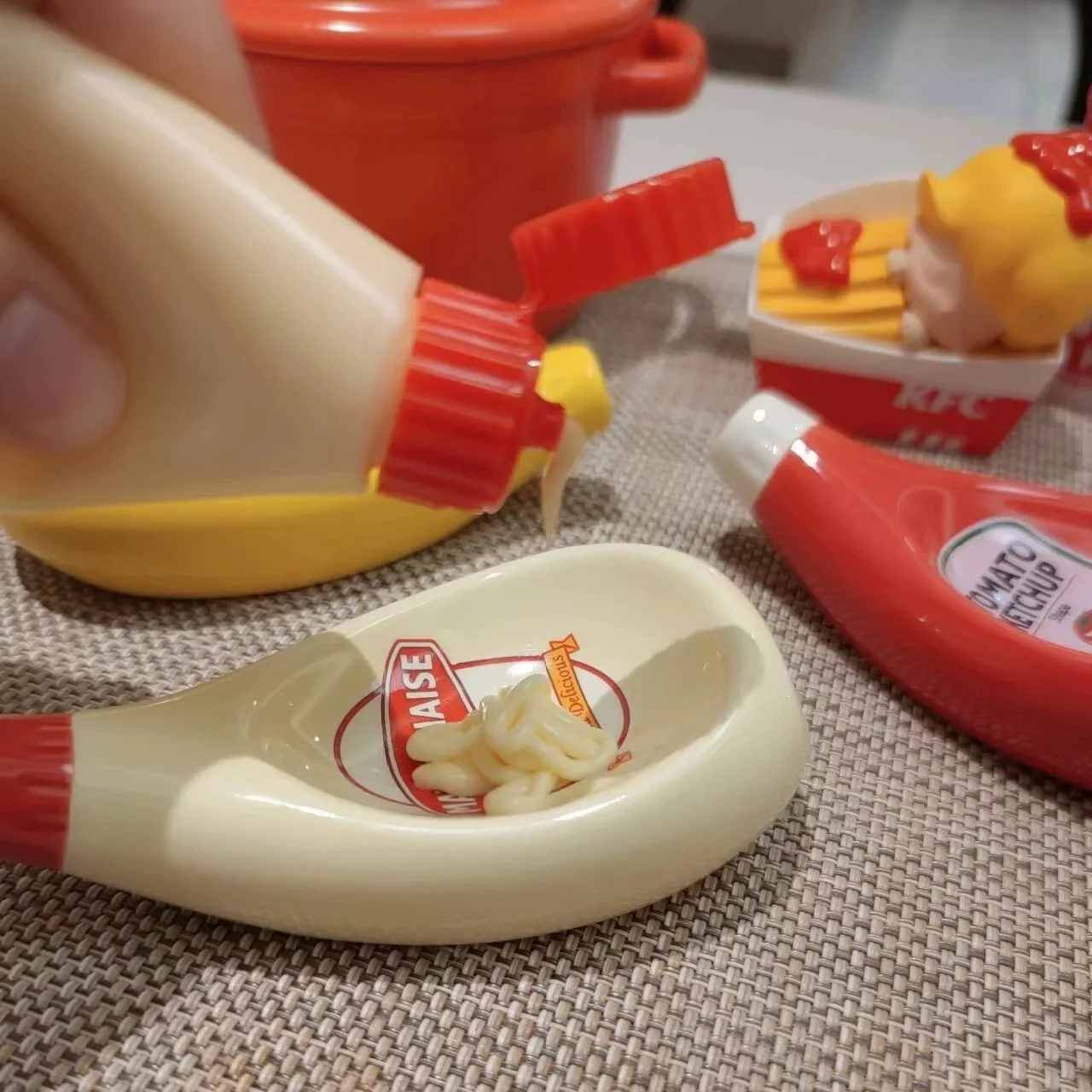 

1/3 шт., керамическая бутылка для приправ, блюдо для соуса для кетчупа, горчицы, соевого соуса, некапельный герметичный кухонный диспенсер