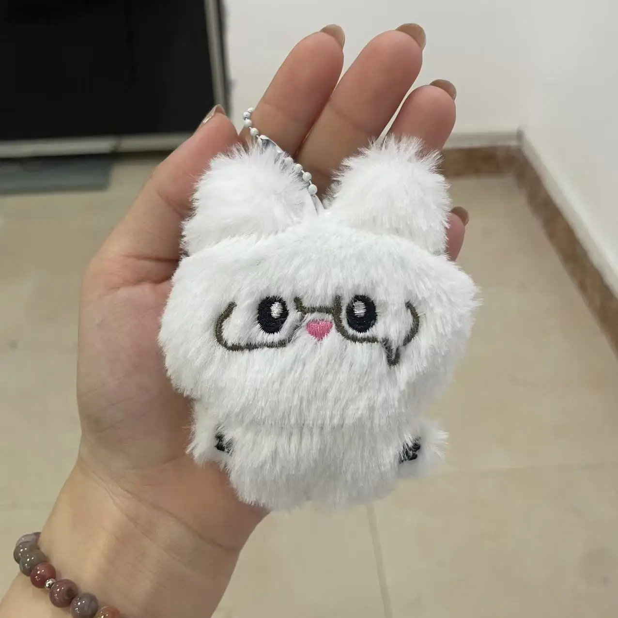 S simpatico coniglietto morbido e soffice, orsetto con occhi chiusi che piangono, ciondolo in peluche, bambola dei cartoni animati, borsa per bambole giocattolo, decorazione da appendere