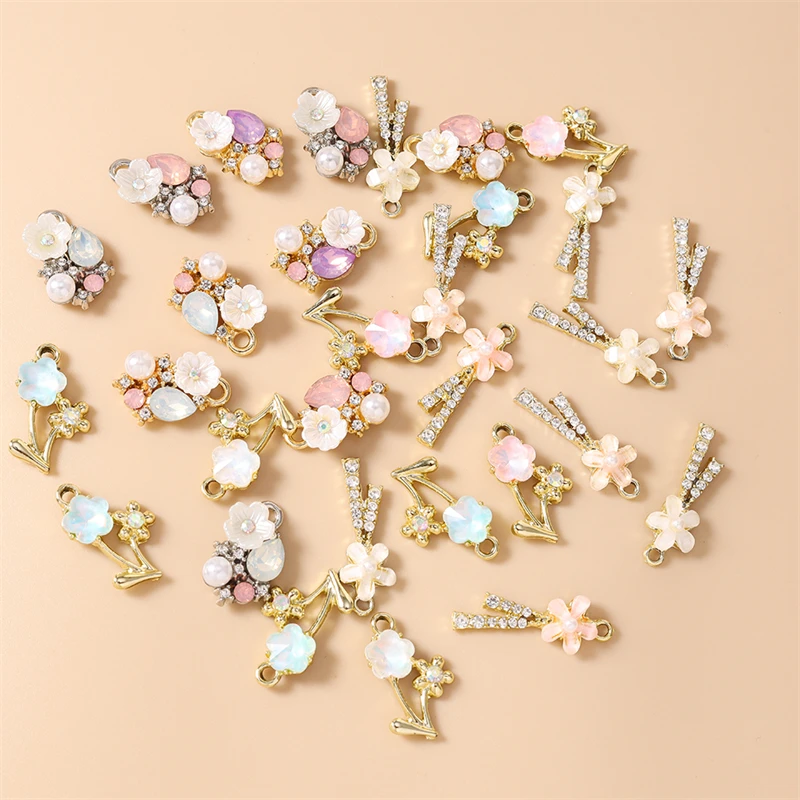 10 Stück niedliche Kristall-Legierungs-Blumenanhänger für die Schmuckherstellung, Tropfenohrringe, Halsketten, Armbänder, DIY-Bastelzubehör – Detail 2
