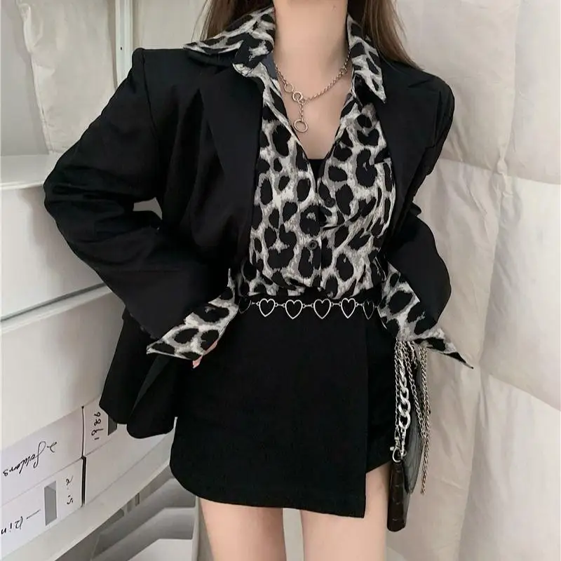 Retro Hong Kong Style Leopard Print Long Sleeved Shirt for Women\'s Autumn Loose Fit Shirt and Jacket Design Niche Mid Length Top