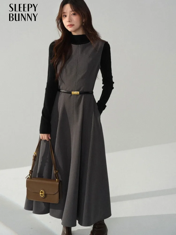 

Elegant Vintage Sleeveless Dress Fitted Waist A-Line Midi Dress Women Classic Vest Dress Soft Fabric Flowy Silhouette for Autumn