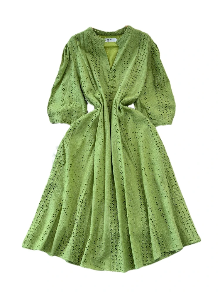 レトロなエレガントデザイン、Vネック、ウエストシェイプ、スリム効果のあるミディ丈、透かし彫りAライン、春・秋向け、五分丈、スリムフィット