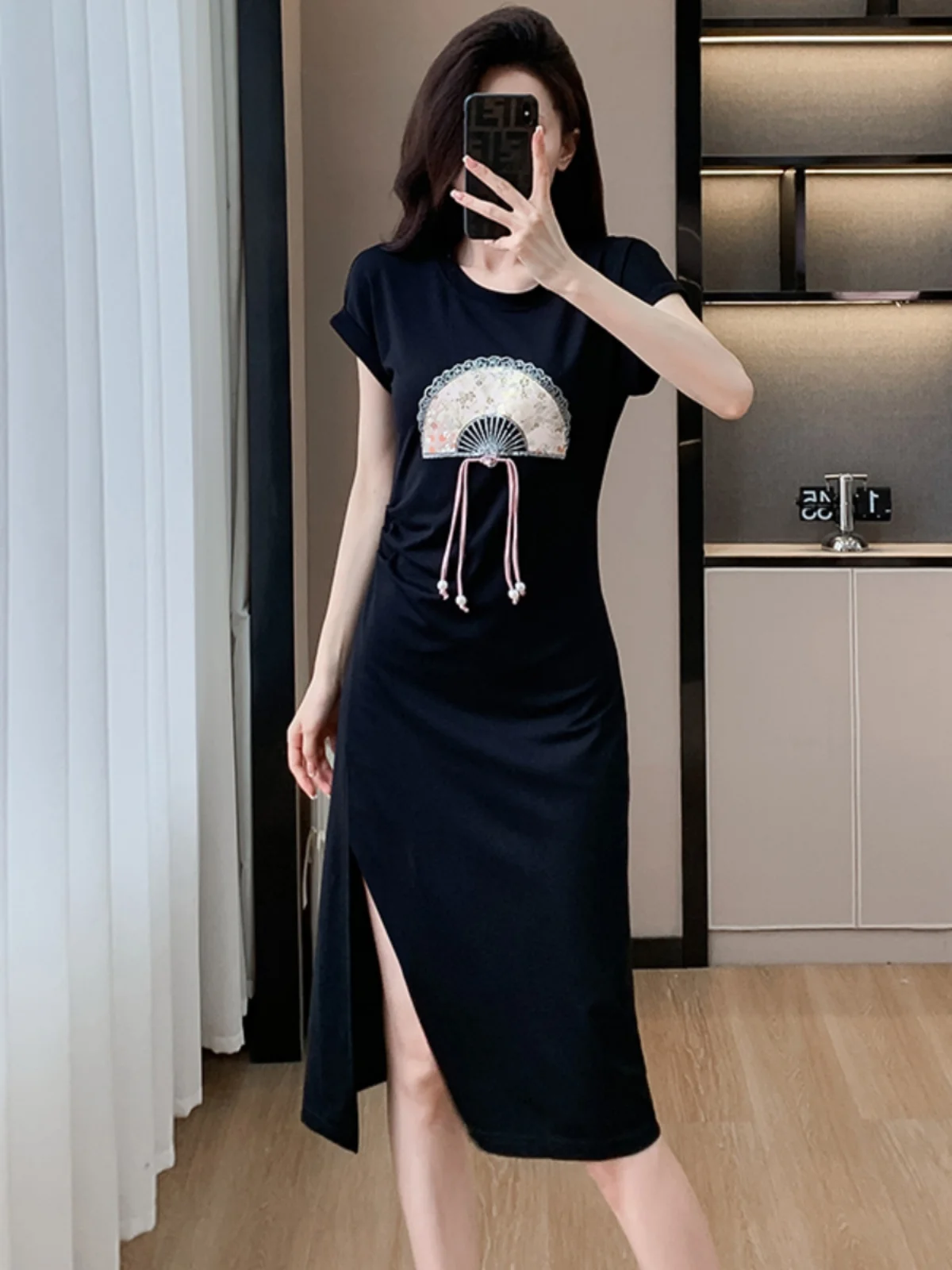 

Черное женское платье-футболка с коротким рукавом, облегающее, с разрезом и утяжкой на талии, модное и элегантное, новинка лета 2026