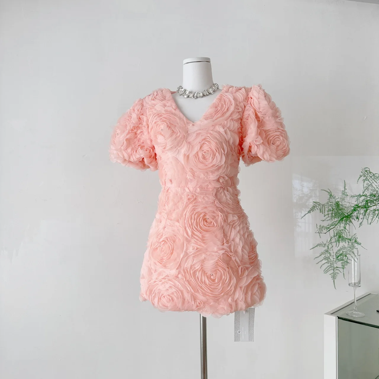 

2025 New Fashion V-neck Three-dimensional Floral Pleated Chiffon Puff Sleeve Dress For Women Elegant Dresses
