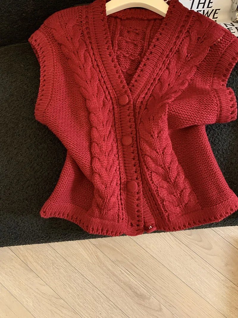 V-Neck Knitted Hollow out Twist Vest Women's Loose Shoulder Top Spring 2026 New Style Retro Straight Tube Commute Style