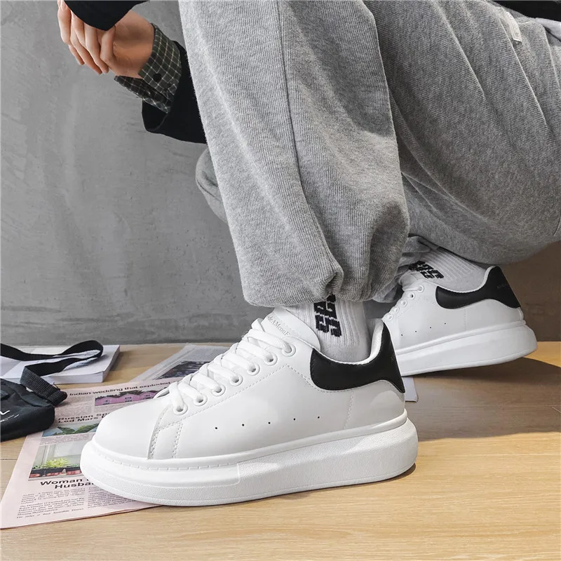 2023 Classic White Shoes Men Summer Breathable Mens Platform Sneakers Streetwear Walking Casual Sneakers Men Designer Footwear