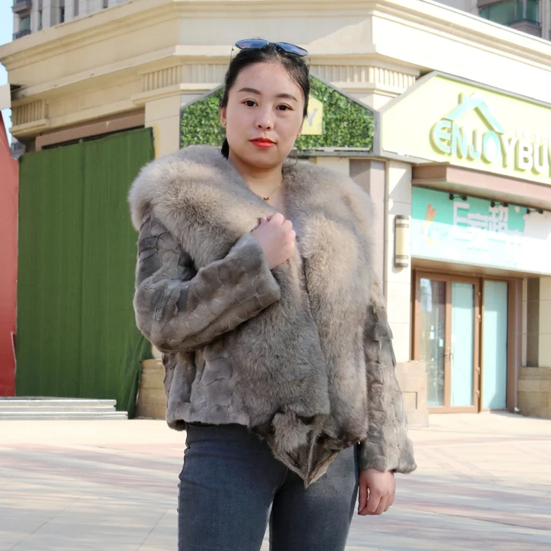 Women's real mink fur coat in winter 100% natural fur short jacket with big fox fur collar luxury street mink coat mink splicing