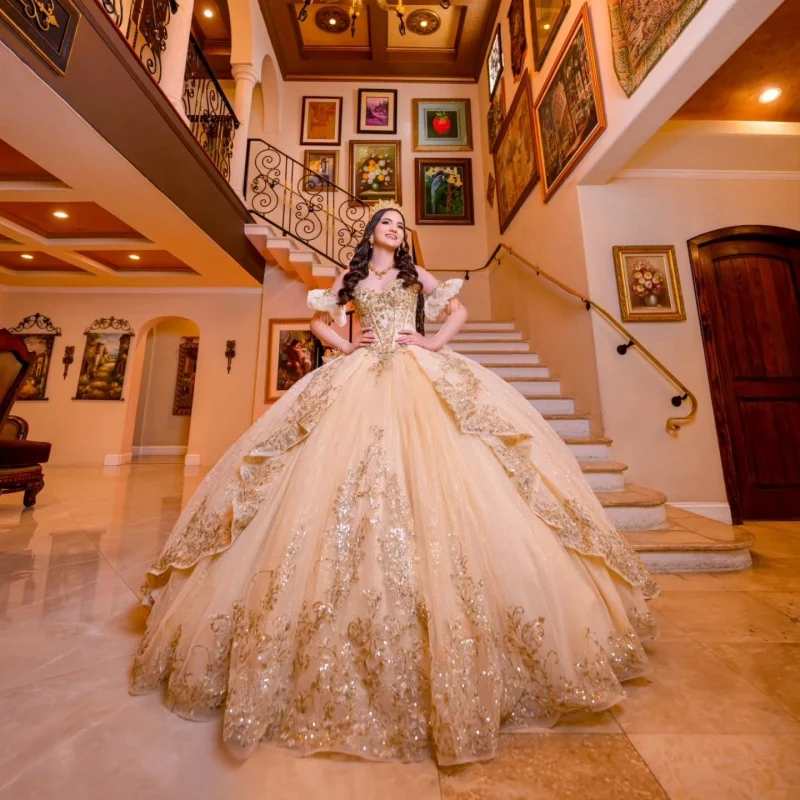 

Customized champagne gold Quinceanera Dresses Off the Shoulder glitter applique Tull Long tail Bow Vestido 15 Quinceanera