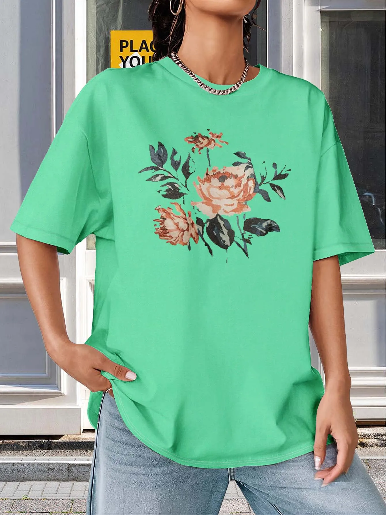 

Элегантный цветочный принт больших размеров для модных дам, подчеркивающих Грейс и стиль