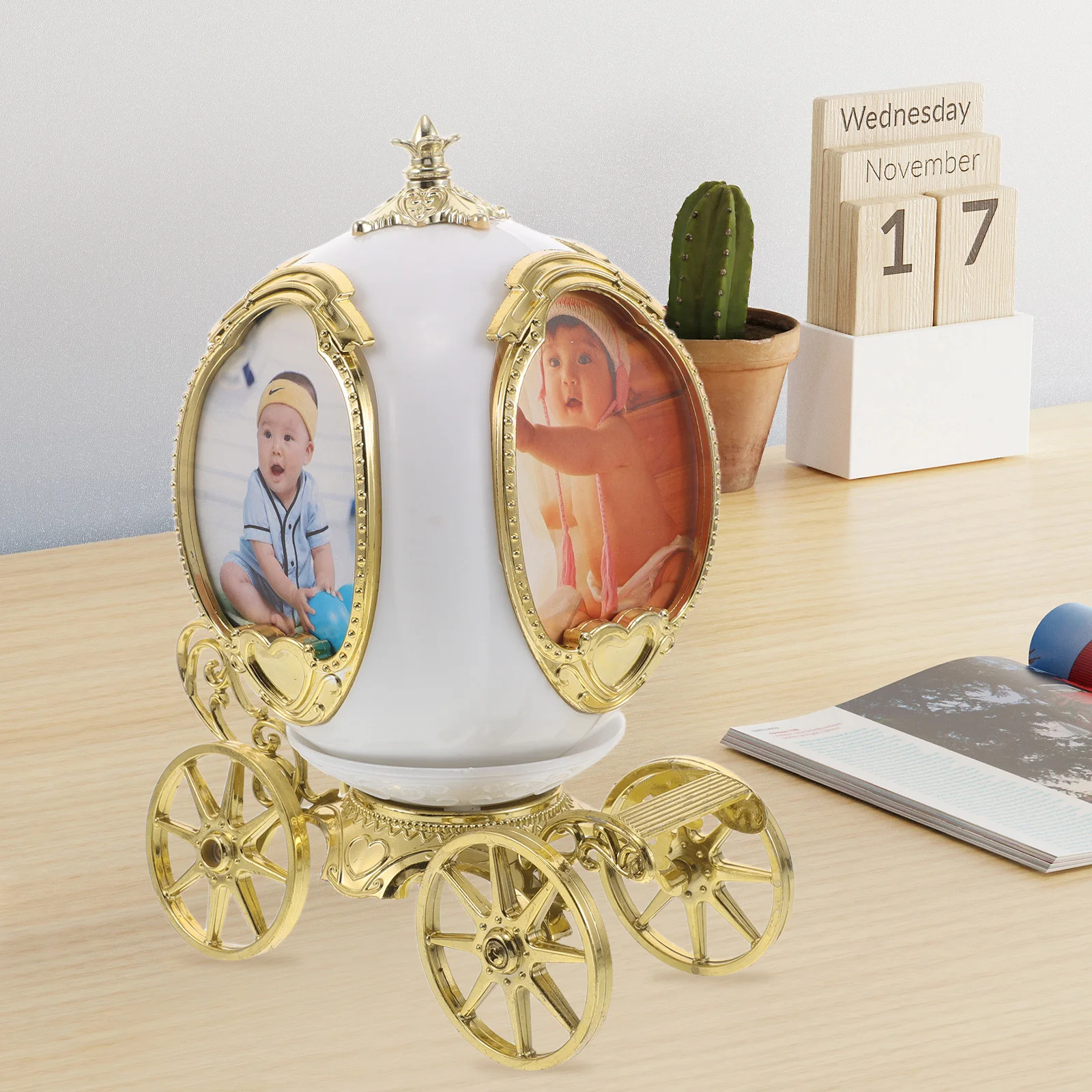 

Pumpkin Carriage Music Box Vintage Rotating Photo Frame Desktop Picture Display Frame Happy Birthday Christmas Party