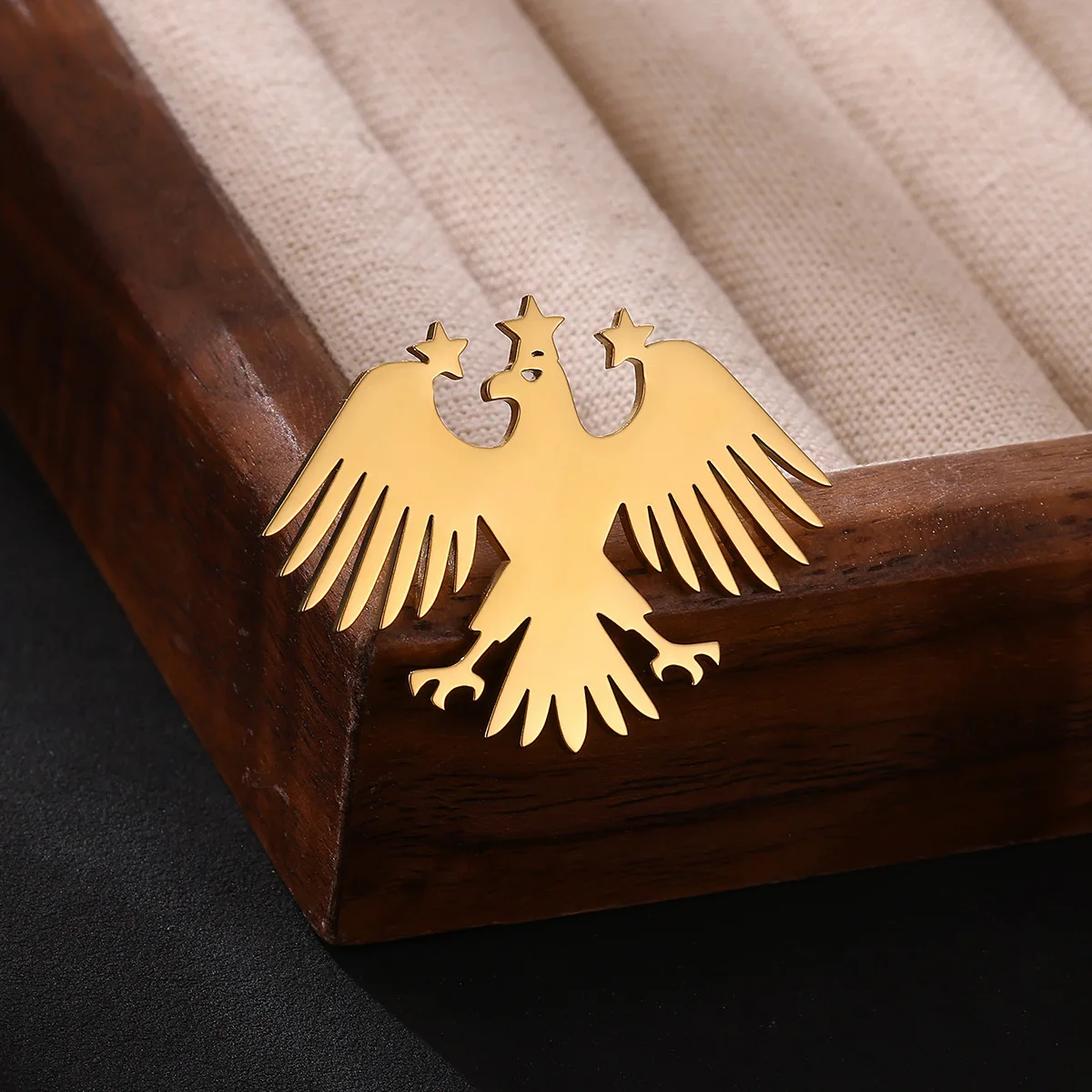 

Vintage Stainless Steel Eagle Brooches For Women Men Gold Color Animal Bird Brooh Pins Islamic Jewelry Clothes Accessories Gift
