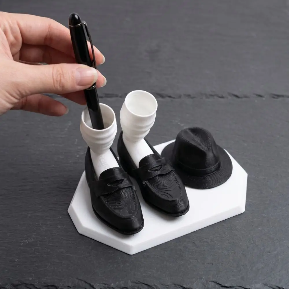 Funny Stylized Character 3D Printed Pen Holder Dynamic Posture Human Shaped Desk Organizer Creative Art Ornament Unique Design