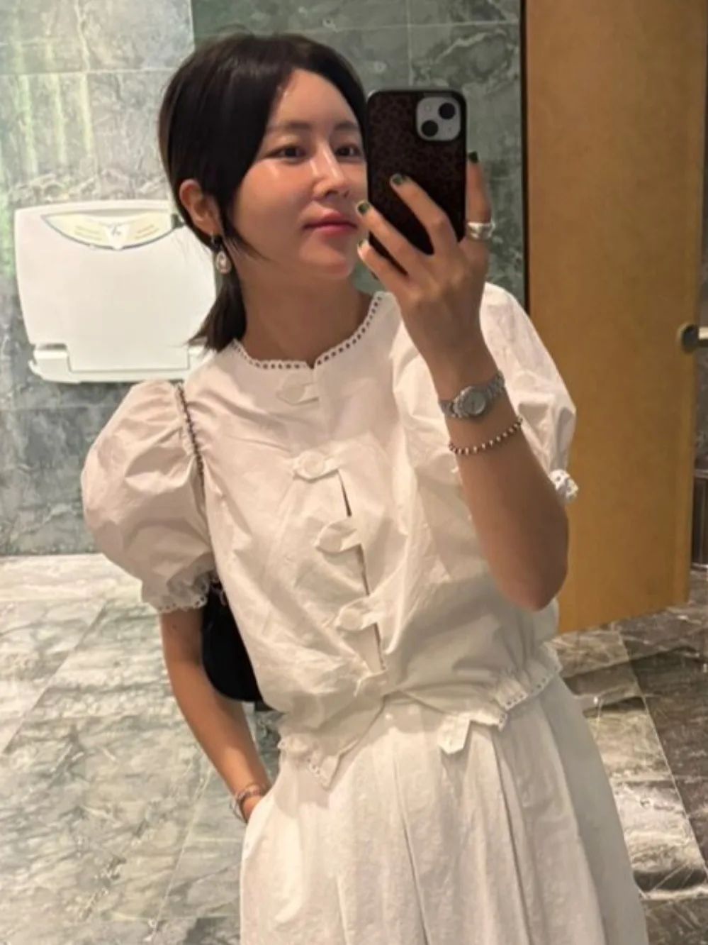 Schickes Single-Button Bubble-Slee irt Damen Sommer New Sle Personali Splicing Lace Trim Top Age-Defng Ele Faion