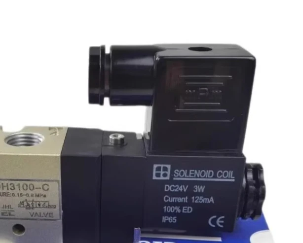 

New DH3100 solenoid valve DH3100-C AC220 DC24V 3.0W125mA