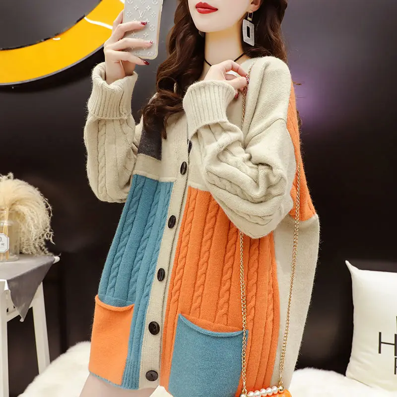 

2025 New Color-blocking Sweater Cardigan Women's Autumn and Winter All-match Loose V-neck Long-sleeved Knitted Jacket Female