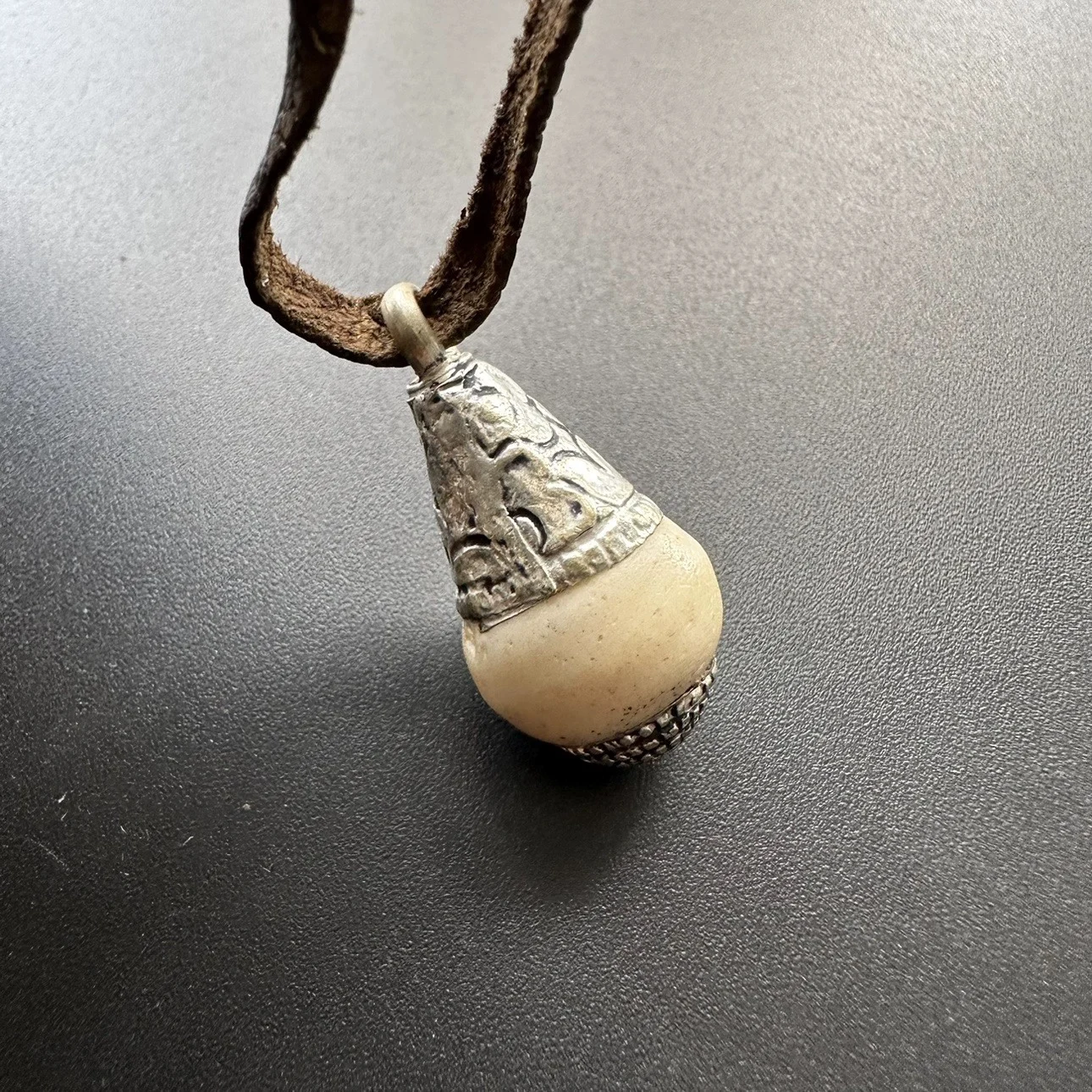 Ethnic Fashion World - Handmade Tibetan Cowbone Pendant Ethnic Courtyard