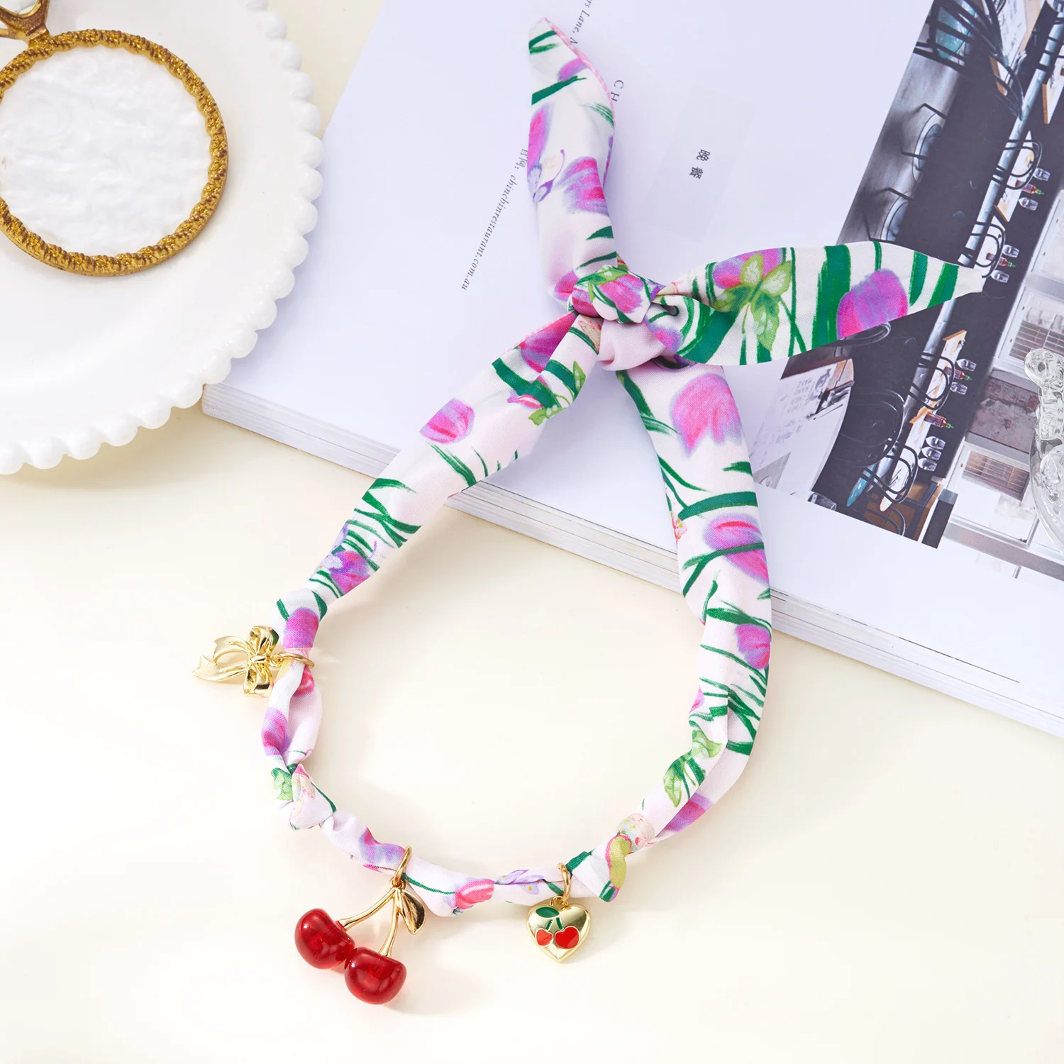 Zierliche Rote Kirsch-Langquasten-Halskette für Damen, Boho-Stil, Imitationsperlen, Mehrlagige Halskette mit Anhängern, Party-Schmuck, Geschenke – Detail 4
