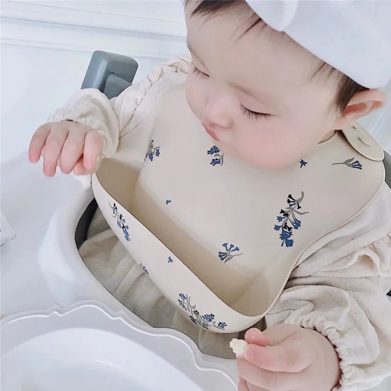 

Korean INS Style Waterproof Soft Silicone Baby Bib Adjustable Anti Dirty Kid Feeding Bib with Food Catcher Pocket High Quality