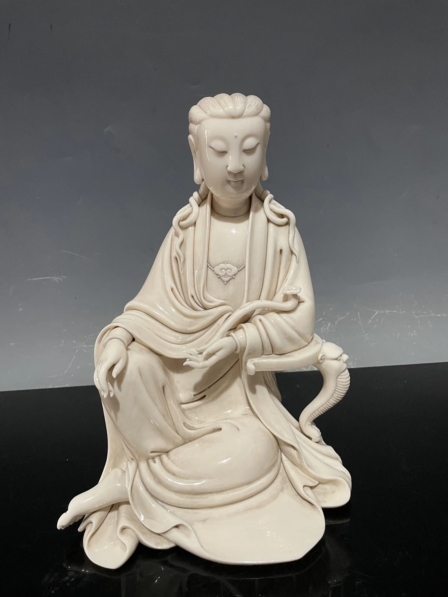 Collection Old Dehua Porcelain Child Red Ruyi Guanyin Bodhisattva Sitting  Buddha Amitabha Buddha Worship Hall Town house