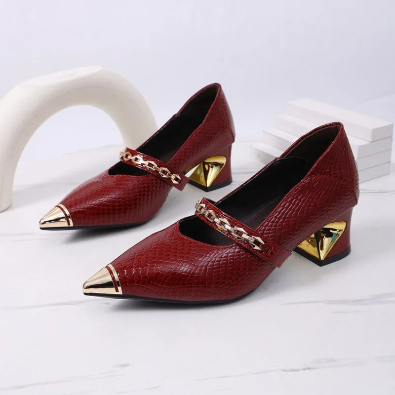 

Women's Shoes Fashion Metal Chain One Strap High Heels Designer Pointed Toe Shallow Mouth Non-Slip Single Shoes for Women Pumps